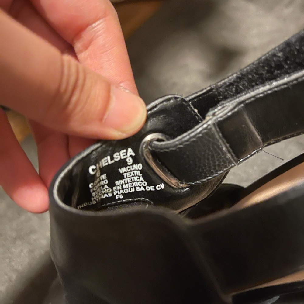 Sandals - Picture 2 of 2